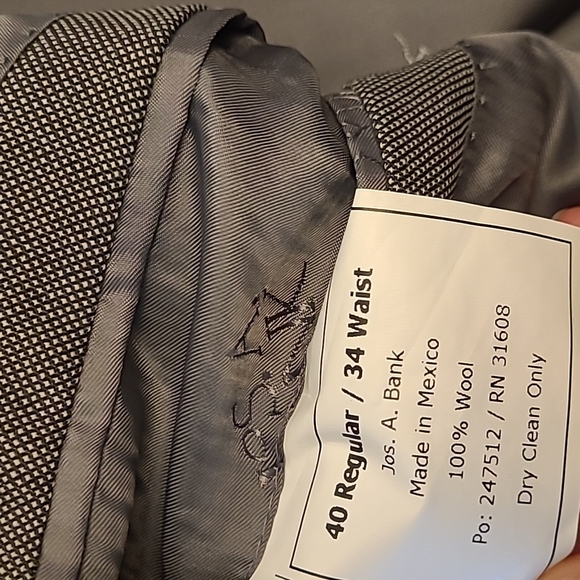 EUC Jos. A. Bank 100% Wool Signature Gold Traditional Fit Suit - Picture 4 of 17